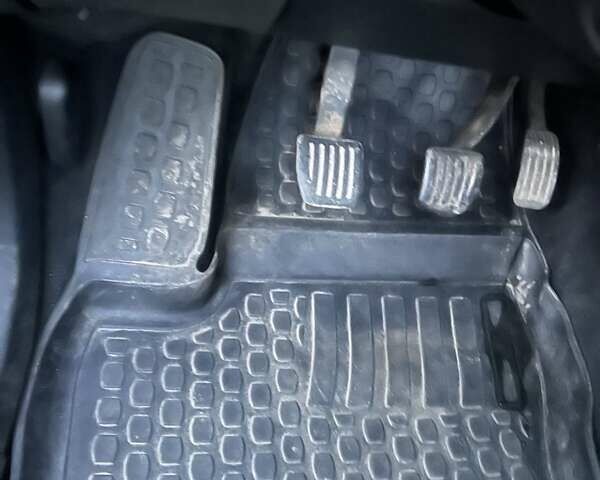 Серый Форд Мондео, объемом двигателя 1.8 л и пробегом 230 тыс. км за 7600 $, фото 9 на Automoto.ua