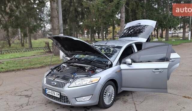 Сірий Форд Мондео, об'ємом двигуна 2 л та пробігом 223 тис. км за 6900 $, фото 18 на Automoto.ua