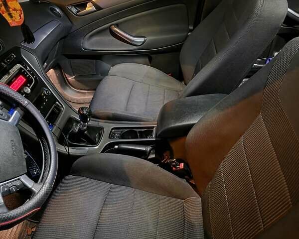 Сірий Форд Мондео, об'ємом двигуна 1.6 л та пробігом 307 тис. км за 7350 $, фото 8 на Automoto.ua