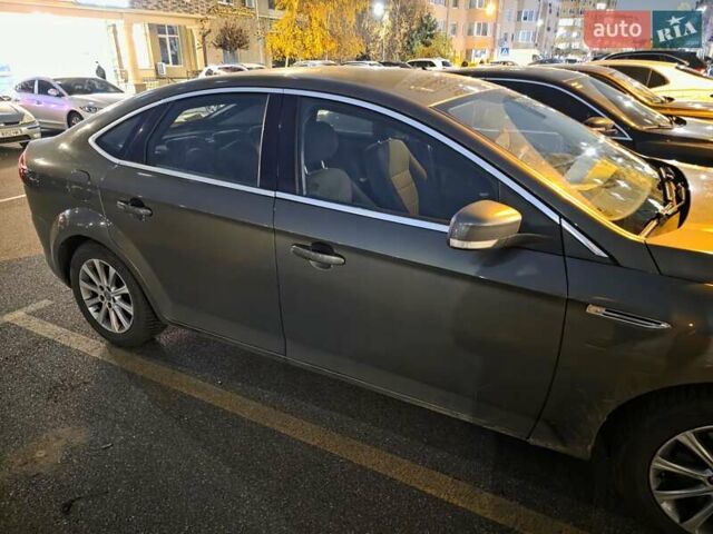 Сірий Форд Мондео, об'ємом двигуна 1.6 л та пробігом 307 тис. км за 7350 $, фото 4 на Automoto.ua