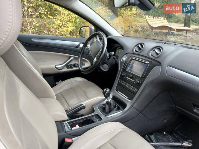 Серый Форд Мондео, объемом двигателя 1.6 л и пробегом 210 тыс. км за 6200 $, фото 4 на Automoto.ua