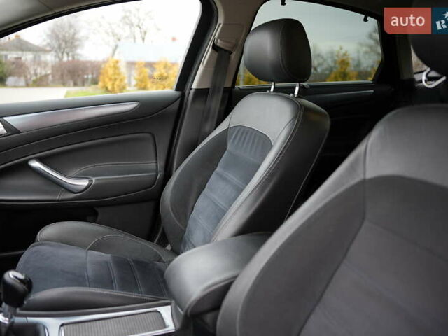 Серый Форд Мондео, объемом двигателя 1.6 л и пробегом 256 тыс. км за 8900 $, фото 15 на Automoto.ua