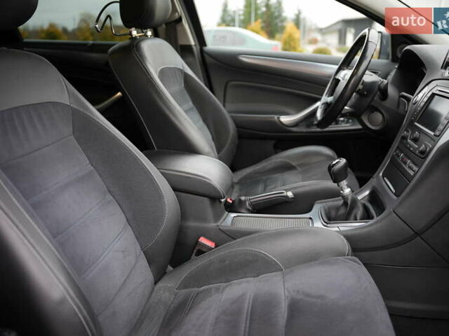 Серый Форд Мондео, объемом двигателя 1.6 л и пробегом 256 тыс. км за 8900 $, фото 17 на Automoto.ua