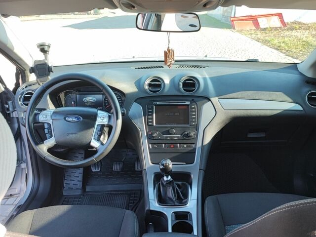 Серый Форд Мондео, объемом двигателя 2 л и пробегом 285 тыс. км за 8400 $, фото 6 на Automoto.ua