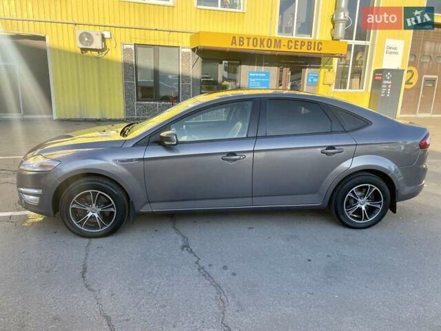 Сірий Форд Мондео, об'ємом двигуна 2 л та пробігом 179 тис. км за 9200 $, фото 3 на Automoto.ua