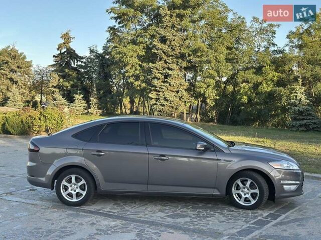 Сірий Форд Мондео, об'ємом двигуна 2 л та пробігом 269 тис. км за 9900 $, фото 2 на Automoto.ua