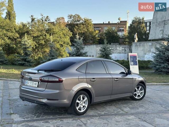 Сірий Форд Мондео, об'ємом двигуна 2 л та пробігом 269 тис. км за 9900 $, фото 3 на Automoto.ua