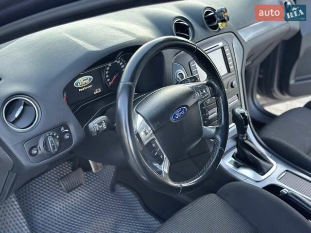 Сірий Форд Мондео, об'ємом двигуна 2 л та пробігом 269 тис. км за 9900 $, фото 9 на Automoto.ua
