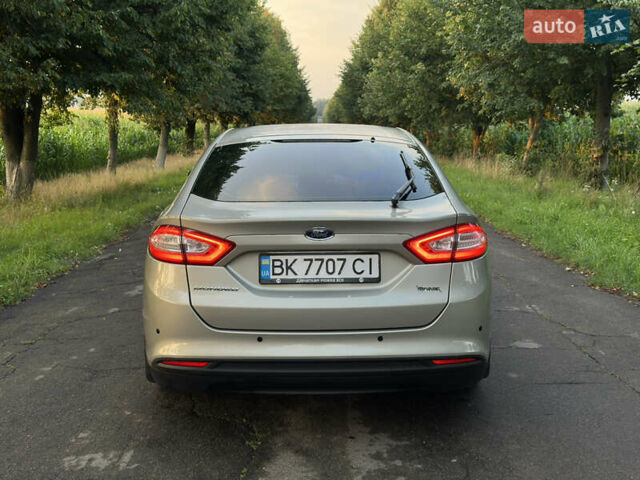 Серый Форд Мондео, объемом двигателя 2 л и пробегом 219 тыс. км за 12700 $, фото 4 на Automoto.ua