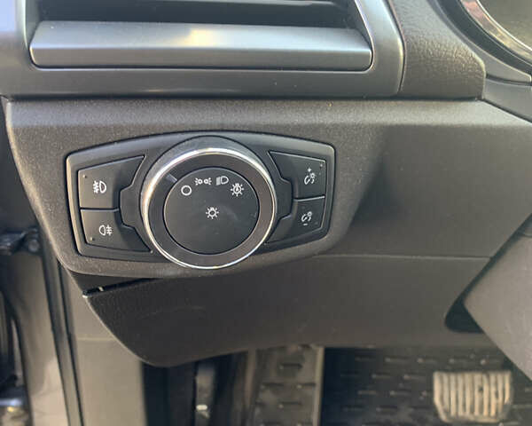 Серый Форд Мондео, объемом двигателя 2 л и пробегом 197 тыс. км за 12200 $, фото 12 на Automoto.ua