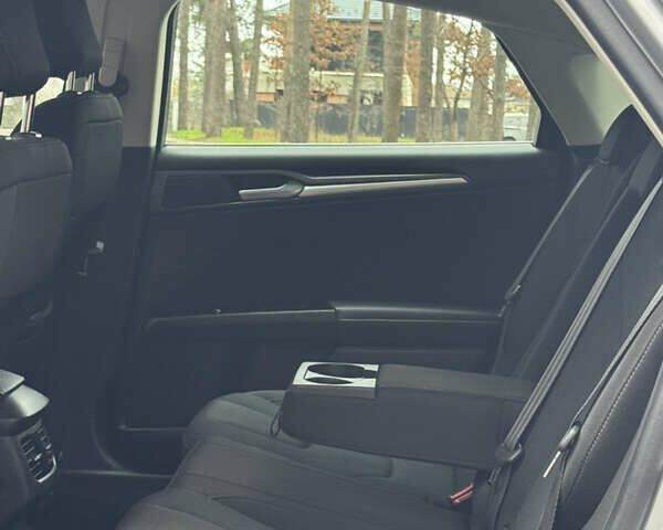 Серый Форд Мондео, объемом двигателя 1.5 л и пробегом 120 тыс. км за 12999 $, фото 24 на Automoto.ua