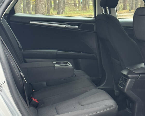 Серый Форд Мондео, объемом двигателя 1.5 л и пробегом 120 тыс. км за 12999 $, фото 35 на Automoto.ua