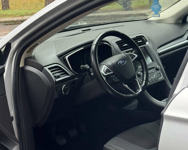 Серый Форд Мондео, объемом двигателя 1.5 л и пробегом 120 тыс. км за 12999 $, фото 16 на Automoto.ua