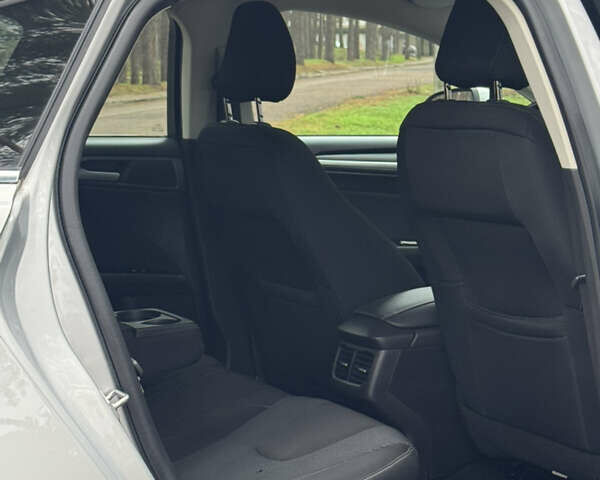 Серый Форд Мондео, объемом двигателя 1.5 л и пробегом 120 тыс. км за 12999 $, фото 33 на Automoto.ua