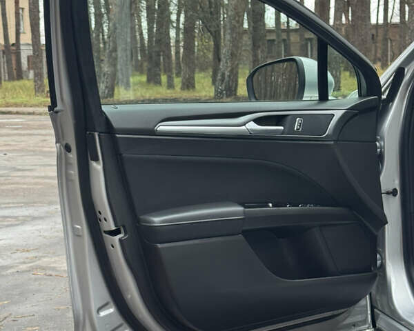 Серый Форд Мондео, объемом двигателя 1.5 л и пробегом 120 тыс. км за 12999 $, фото 14 на Automoto.ua