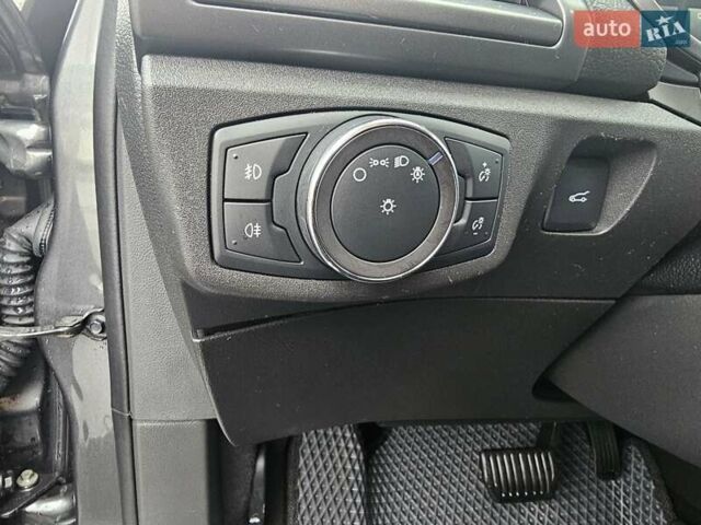 Серый Форд Мондео, объемом двигателя 2 л и пробегом 143 тыс. км за 18000 $, фото 17 на Automoto.ua