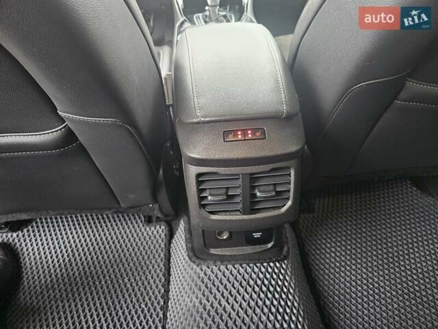 Серый Форд Мондео, объемом двигателя 2 л и пробегом 143 тыс. км за 18000 $, фото 21 на Automoto.ua