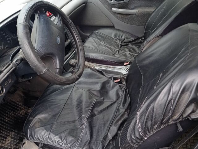 Синій Форд Мондео, об'ємом двигуна 1.8 л та пробігом 200 тис. км за 999 $, фото 5 на Automoto.ua