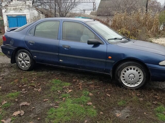 Синій Форд Мондео, об'ємом двигуна 1.8 л та пробігом 200 тис. км за 999 $, фото 1 на Automoto.ua