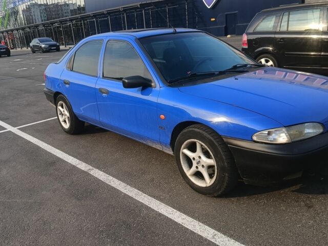 Синий Форд Мондео, объемом двигателя 1.8 л и пробегом 340 тыс. км за 2150 $, фото 3 на Automoto.ua