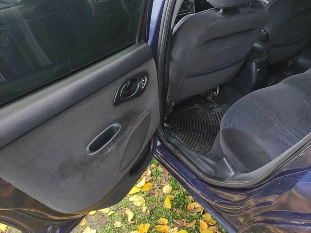 Синій Форд Мондео, об'ємом двигуна 2 л та пробігом 347 тис. км за 2300 $, фото 11 на Automoto.ua