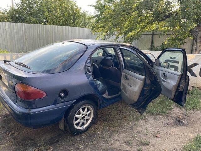 Синий Форд Мондео, объемом двигателя 1.6 л и пробегом 388 тыс. км за 1100 $, фото 2 на Automoto.ua