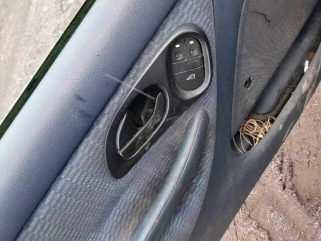 Синий Форд Мондео, объемом двигателя 1.6 л и пробегом 326 тыс. км за 850 $, фото 3 на Automoto.ua