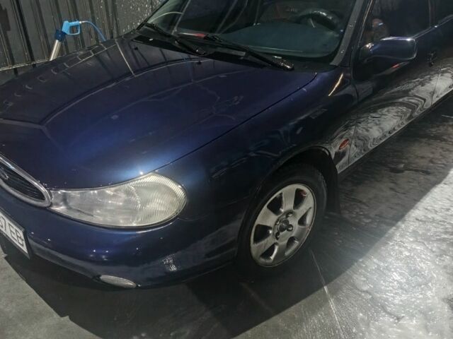 Синий Форд Мондео, объемом двигателя 1.8 л и пробегом 287 тыс. км за 1300 $, фото 7 на Automoto.ua