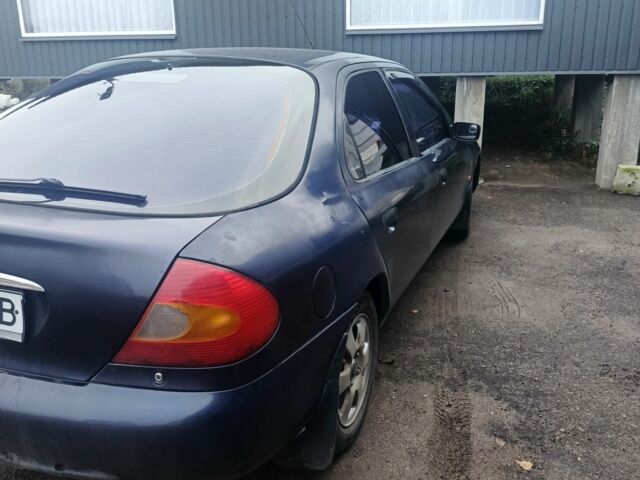 Синий Форд Мондео, объемом двигателя 1.8 л и пробегом 287 тыс. км за 1300 $, фото 4 на Automoto.ua