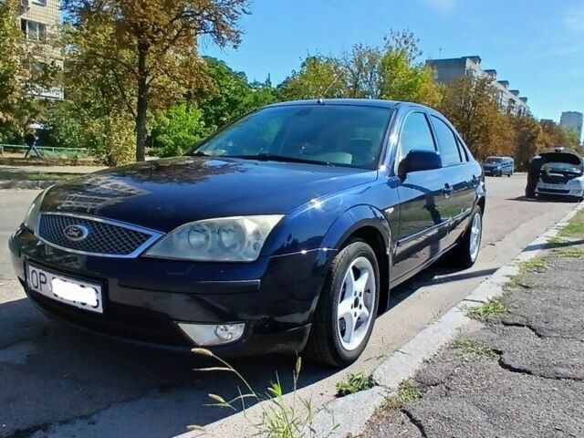 Синий Форд Мондео, объемом двигателя 2 л и пробегом 305 тыс. км за 1800 $, фото 3 на Automoto.ua