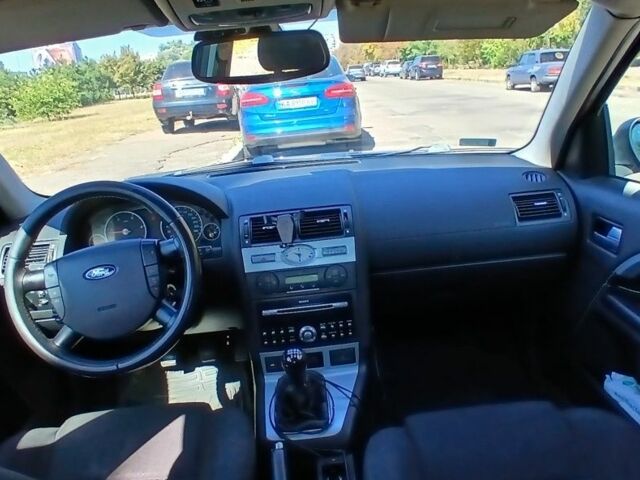 Синий Форд Мондео, объемом двигателя 2 л и пробегом 305 тыс. км за 1800 $, фото 1 на Automoto.ua