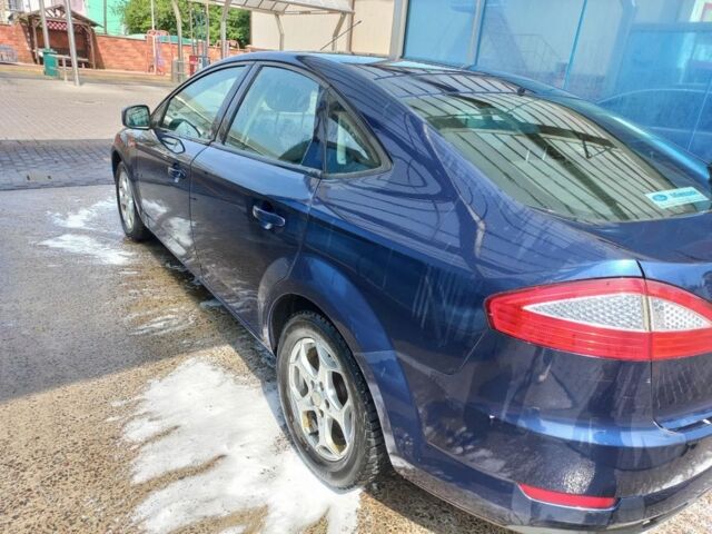 Синий Форд Мондео, объемом двигателя 2 л и пробегом 370 тыс. км за 4100 $, фото 3 на Automoto.ua