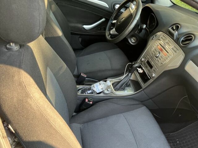 Синий Форд Мондео, объемом двигателя 2 л и пробегом 370 тыс. км за 4100 $, фото 5 на Automoto.ua