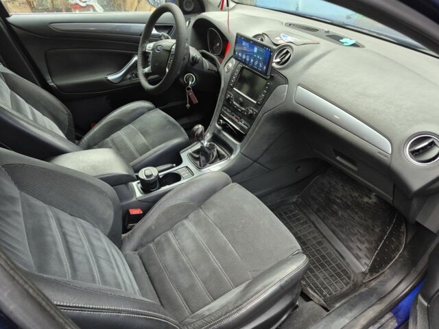 Синій Форд Мондео, об'ємом двигуна 2 л та пробігом 219 тис. км за 9500 $, фото 11 на Automoto.ua