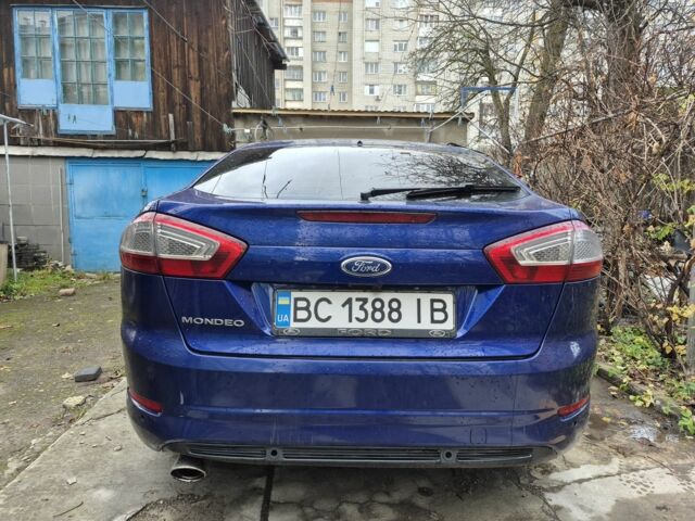 Синій Форд Мондео, об'ємом двигуна 2 л та пробігом 219 тис. км за 9500 $, фото 2 на Automoto.ua