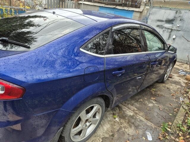 Синій Форд Мондео, об'ємом двигуна 2 л та пробігом 219 тис. км за 9500 $, фото 3 на Automoto.ua