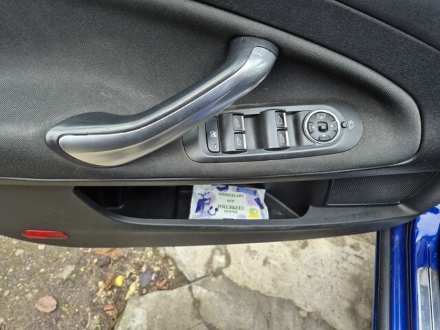 Синій Форд Мондео, об'ємом двигуна 2 л та пробігом 219 тис. км за 9500 $, фото 10 на Automoto.ua