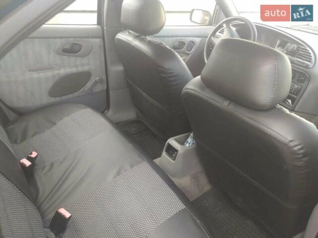 Синій Форд Мондео, об'ємом двигуна 1.6 л та пробігом 270 тис. км за 1399 $, фото 3 на Automoto.ua