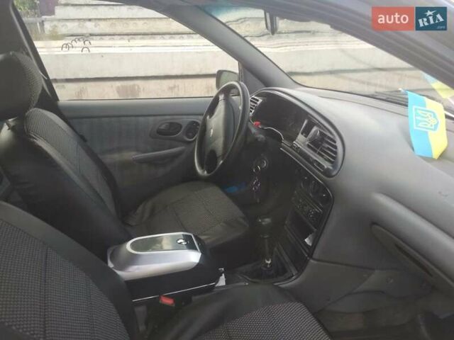 Синій Форд Мондео, об'ємом двигуна 1.6 л та пробігом 270 тис. км за 1399 $, фото 4 на Automoto.ua