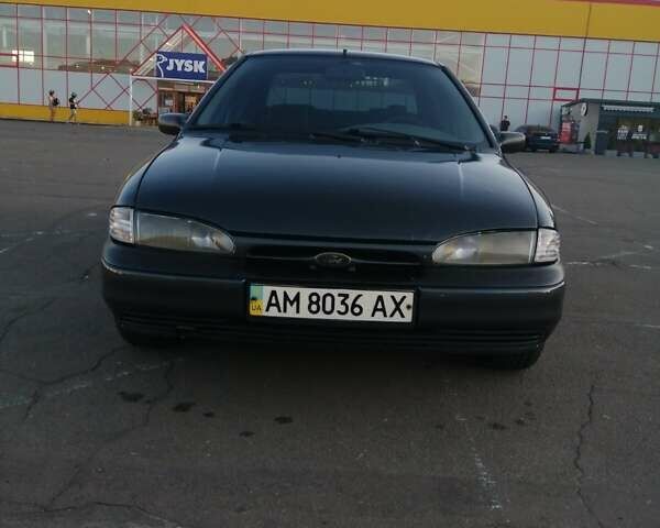 Синий Форд Мондео, объемом двигателя 1.8 л и пробегом 540 тыс. км за 1500 $, фото 2 на Automoto.ua