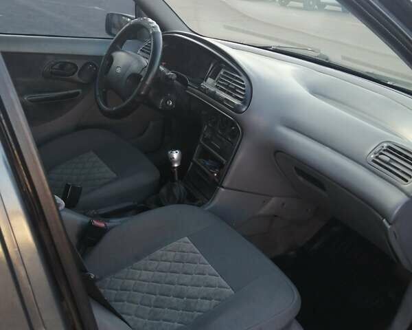 Синий Форд Мондео, объемом двигателя 1.8 л и пробегом 540 тыс. км за 1500 $, фото 5 на Automoto.ua