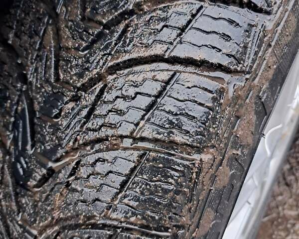 Синий Форд Мондео, объемом двигателя 1.8 л и пробегом 405 тыс. км за 1650 $, фото 12 на Automoto.ua