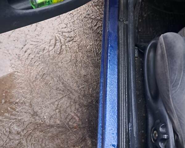 Синий Форд Мондео, объемом двигателя 1.8 л и пробегом 405 тыс. км за 1650 $, фото 7 на Automoto.ua