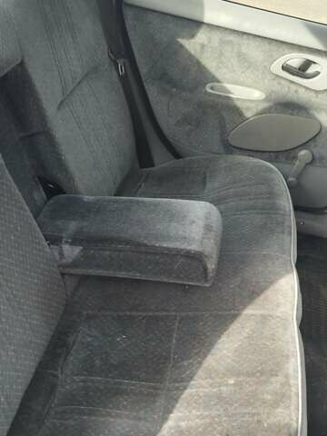 Синий Форд Мондео, объемом двигателя 1.8 л и пробегом 393 тыс. км за 1650 $, фото 4 на Automoto.ua