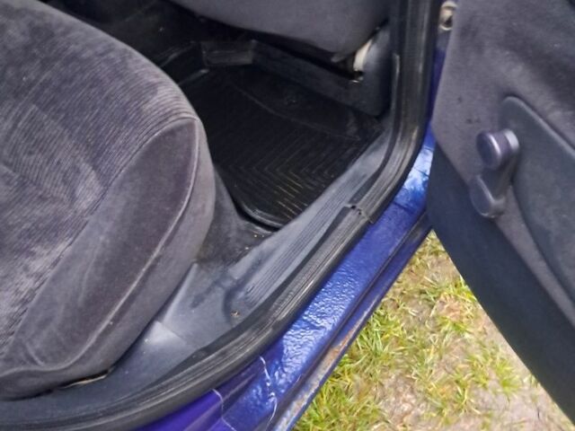 Синий Форд Мондео, объемом двигателя 1.8 л и пробегом 15 тыс. км за 1650 $, фото 7 на Automoto.ua