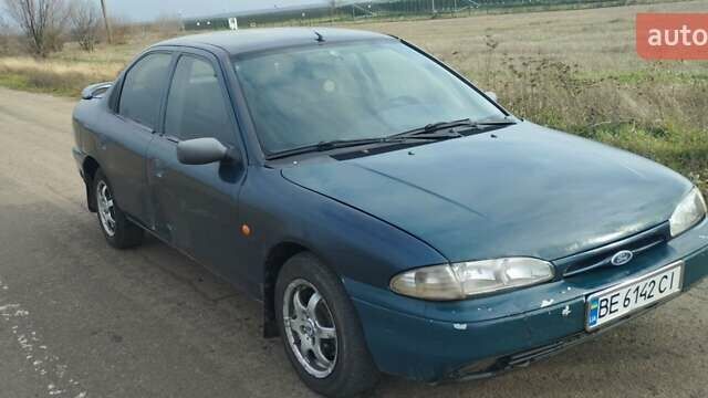 Синий Форд Мондео, объемом двигателя 1.8 л и пробегом 393 тыс. км за 1650 $, фото 2 на Automoto.ua