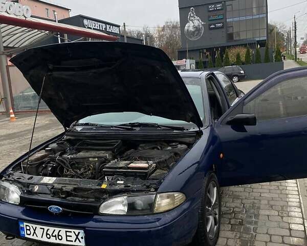 Синий Форд Мондео, объемом двигателя 1.8 л и пробегом 256 тыс. км за 1700 $, фото 4 на Automoto.ua