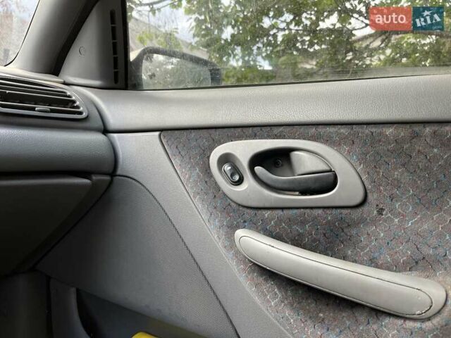 Синий Форд Мондео, объемом двигателя 1.6 л и пробегом 250 тыс. км за 1500 $, фото 4 на Automoto.ua