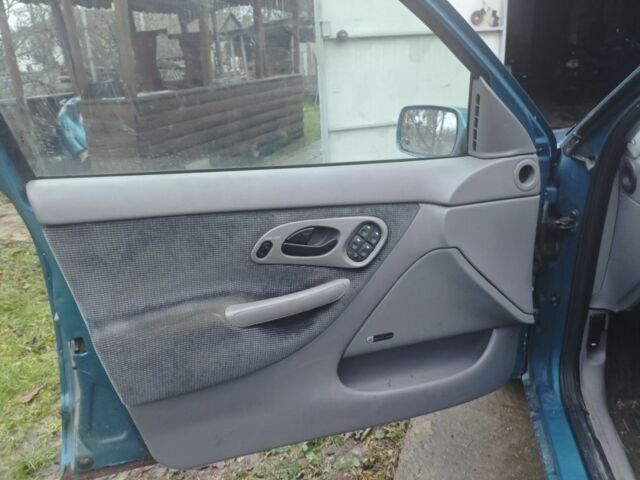 Синий Форд Мондео, объемом двигателя 2 л и пробегом 450 тыс. км за 650 $, фото 7 на Automoto.ua