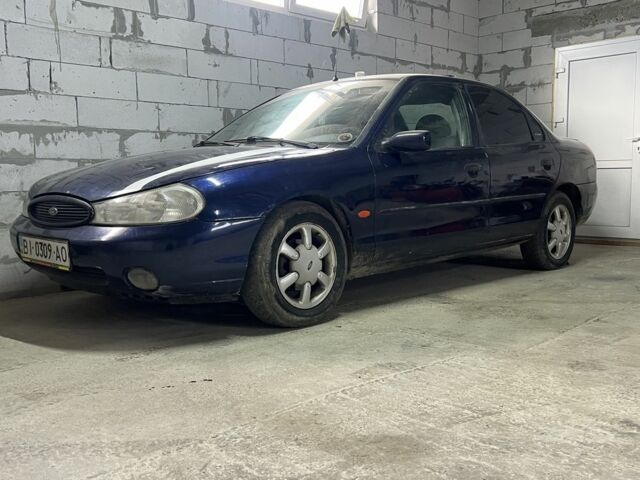 Синий Форд Мондео, объемом двигателя 0 л и пробегом 200 тыс. км за 1500 $, фото 1 на Automoto.ua